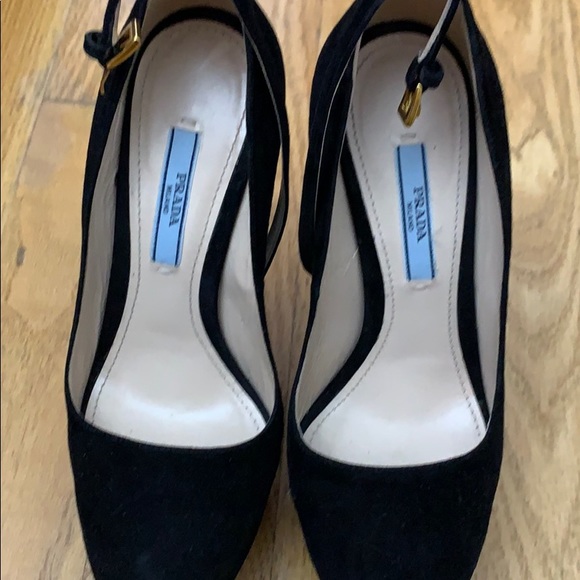 Shoes - Picture 1 of 3